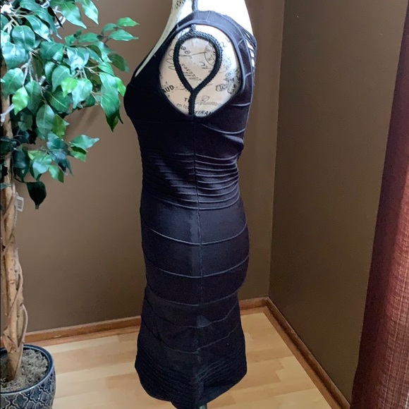 Beautiful, crochet open back bandeau dress - Picture 3 of 10